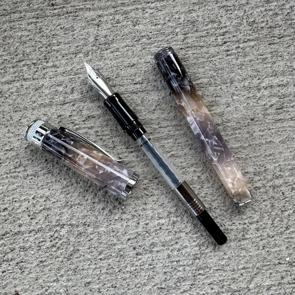 Retro 51 Tornado Fountain Pen in Silver Lining - Picture 3 of 4